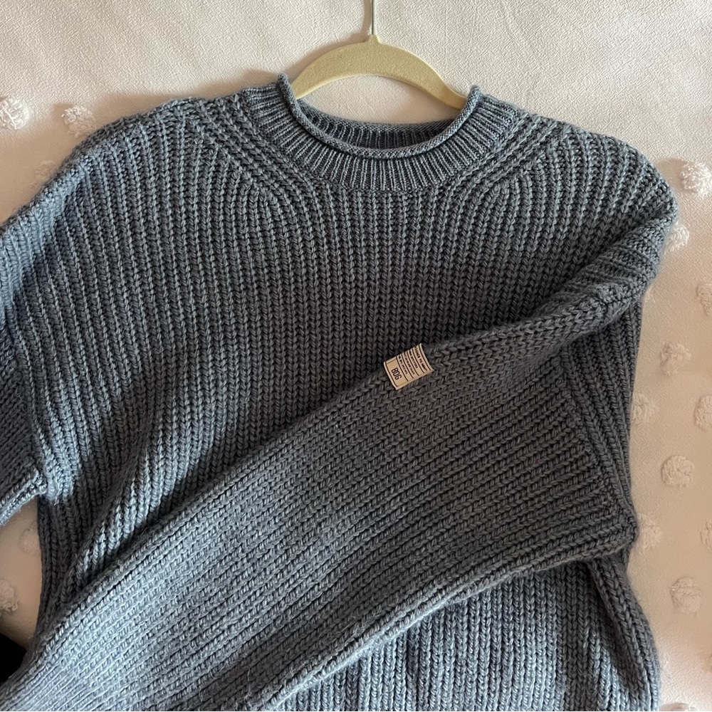 Blue BDG knitted sweater size medium